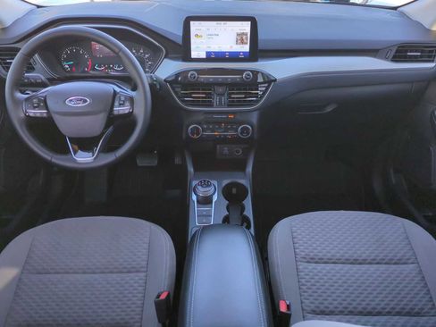 Used 2022 Ford Escape SE w/ SE Sport Appearance Package image 19