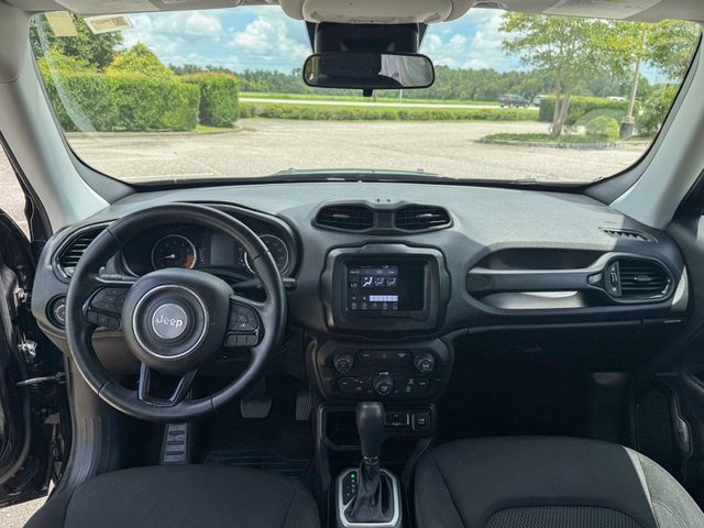Used 2018 Jeep Renegade Altitude FWD image 16