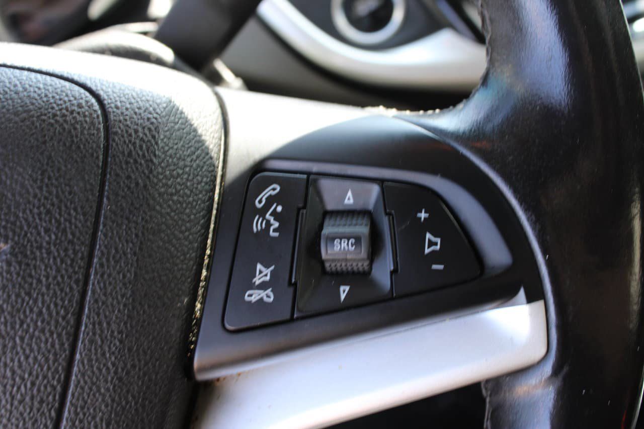 Used 2018 Chevrolet Sonic Premier FWD image 13