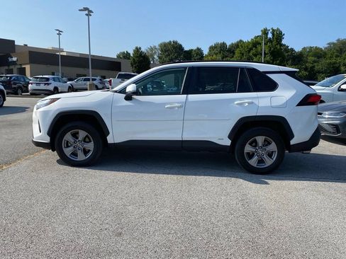 Used 2024 Toyota RAV4 LE AWD/4WD image 4