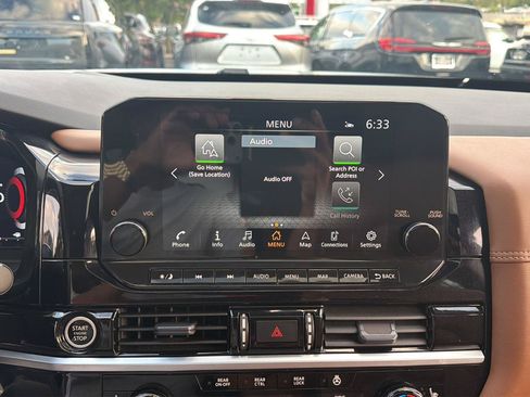 Used 2024 Nissan Pathfinder Platinum AWD/4WD image 14