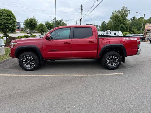 Used 2023 Toyota Tacoma TRD Off-Road AWD/4WD image 2