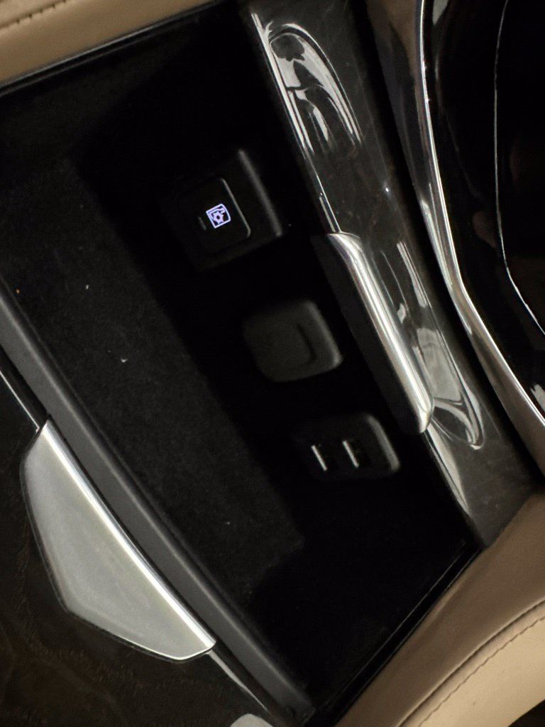 Used 2018 Cadillac Escalade ESV Platinum AWD/4WD image 51