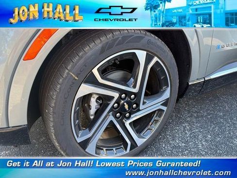 New 2026 Chevrolet Equinox EV LT image 16