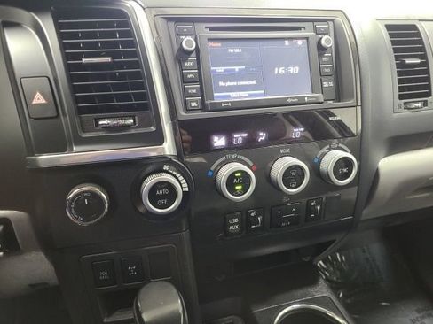 Certified 2019 Toyota Sequoia Limited AWD/4WD image 32
