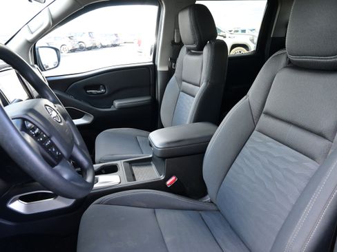 Used 2023 Nissan Frontier SV w/ Technology Package image 24