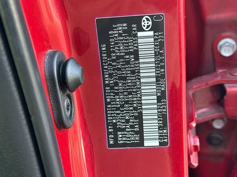 Used 2021 Toyota Corolla LE image 28