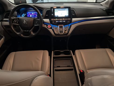 Used 2023 Honda Odyssey Touring image 13