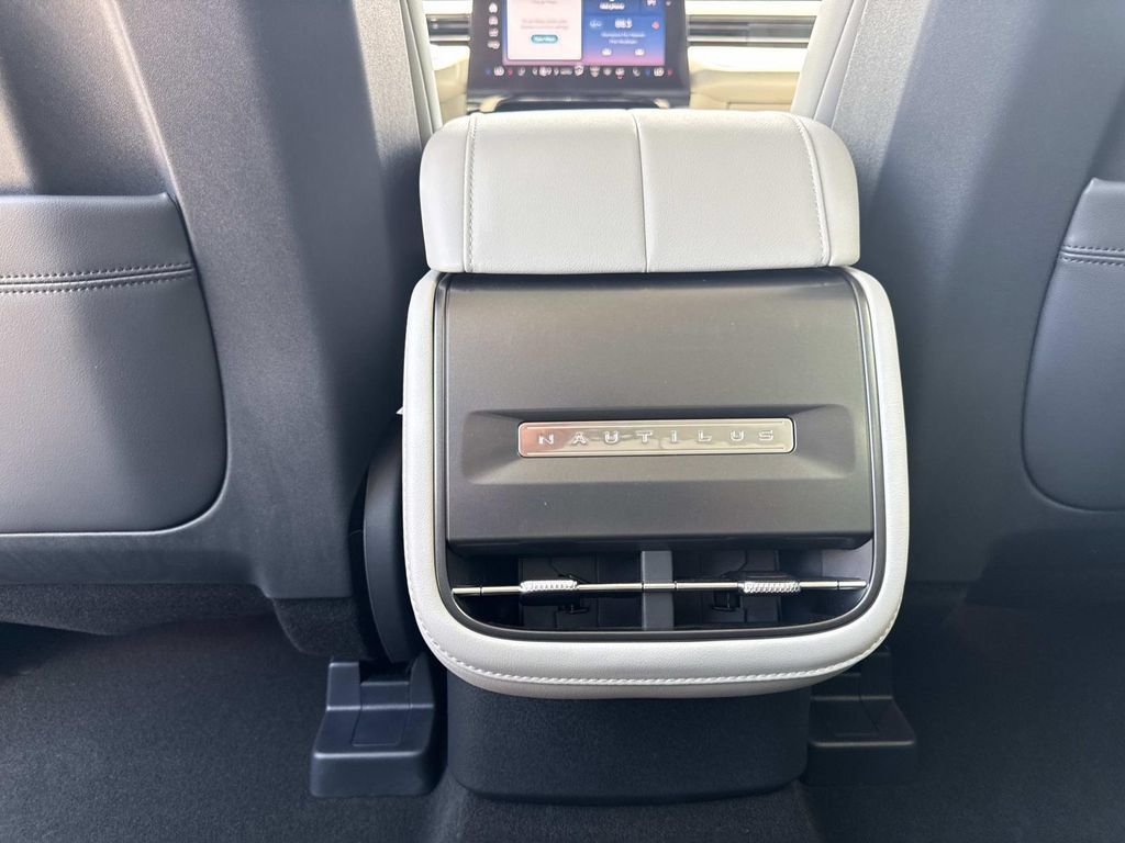 New 2026 Lincoln Nautilus Premier AWD/4WD image 16