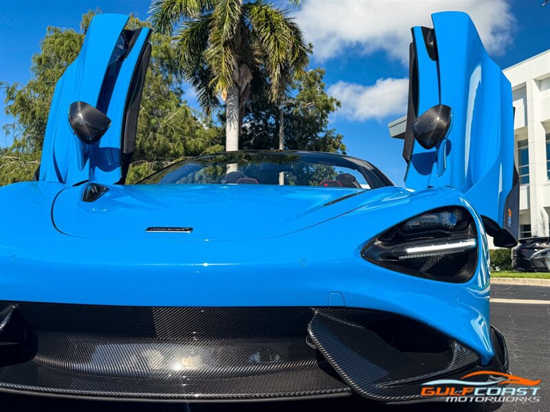 Used 2022 McLaren 765LT RWD image 3