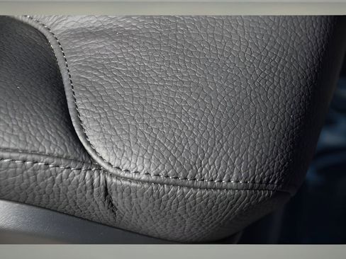 Certified 2024 Volvo XC60 T8 Plus w/ Protection Package Premier image 34