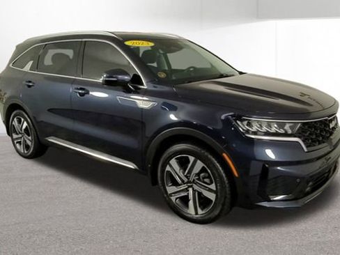 Used 2023 Kia Sorento EX image 2