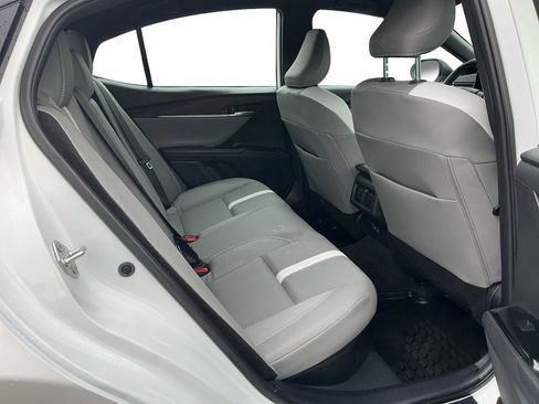 Used 2025 Toyota Camry SE w/ Multimedia Upgrade Package image 23