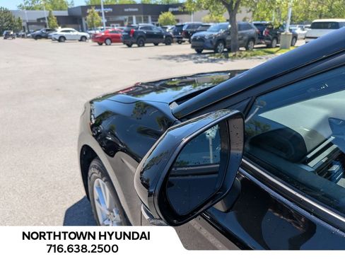 Used 2025 Toyota Camry LE AWD/4WD image 36