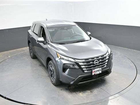 Used 2025 Nissan Rogue SV AWD/4WD image 38
