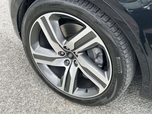 Used 2022 Land Rover Discovery HSE R-Dynamic image 9