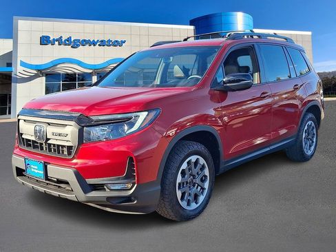 Used 2025 Honda Passport TrailSport image 3