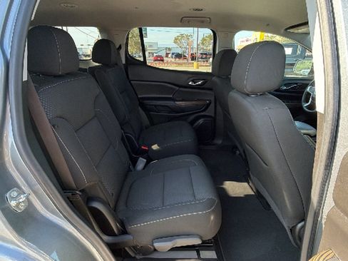Used 2022 GMC Acadia SLE FWD image 33