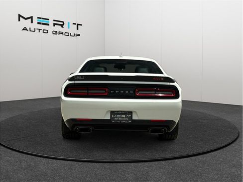 Used 2015 Dodge Challenger R/T Scat Pack w/ Leather Interior Group RWD image 8