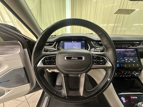 Used 2021 Jeep Grand Cherokee L Overland w/ Advanced Protech Group III AWD/4WD image 27