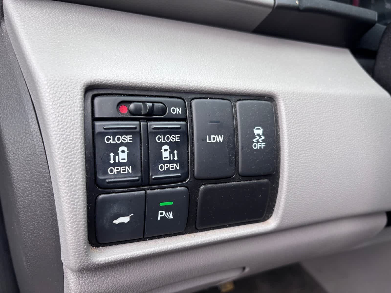 Used 2016 Honda Odyssey Touring Elite image 12