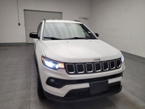 Used 2024 Jeep Compass Latitude image 14