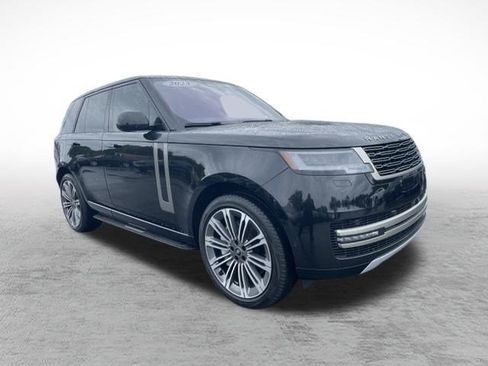 Used 2023 Land Rover Range Rover SE AWD/4WD image 3