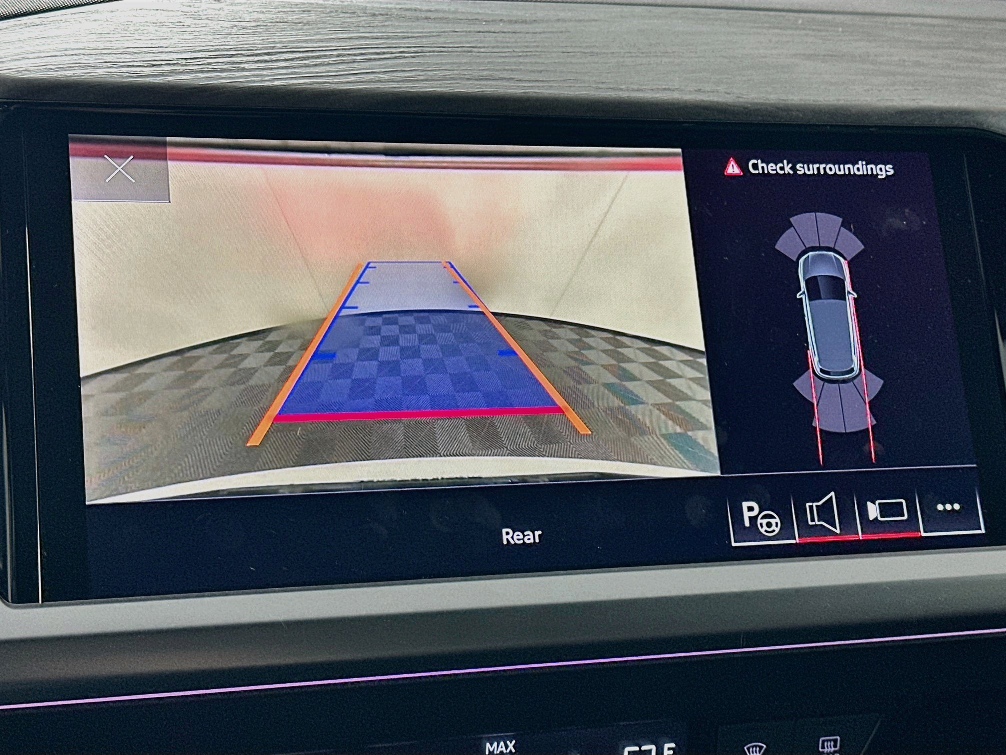 Used 2024 Audi Q4 e-tron Premium Plus AWD/4WD image 23