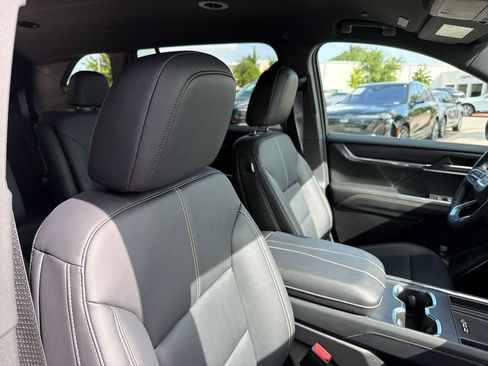Used 2024 GMC Acadia Elevation w/ Black Edition FWD image 40