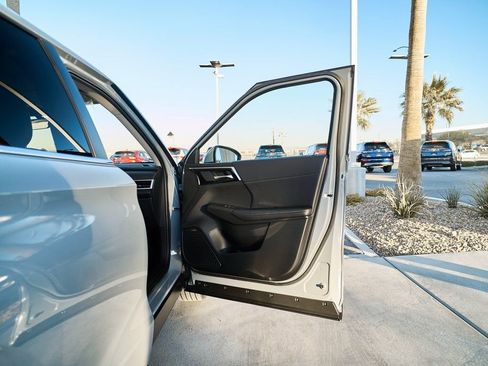 New 2026 Mitsubishi Outlander SE FWD image 12