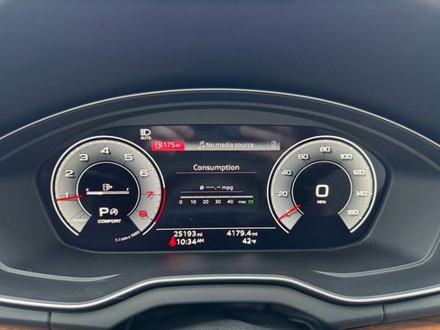 Used 2022 Audi Q5 2.0T Premium Plus image 22