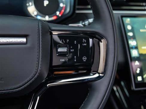 Used 2025 Land Rover Range Rover Sport Dynamic SE image 19