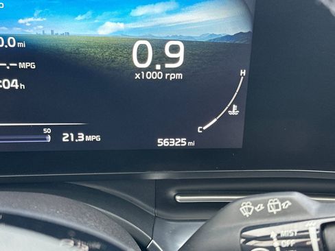 Used 2022 Kia Carnival SX Prestige image 28