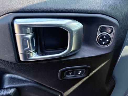 Used 2024 Jeep Wrangler Sport S image 10