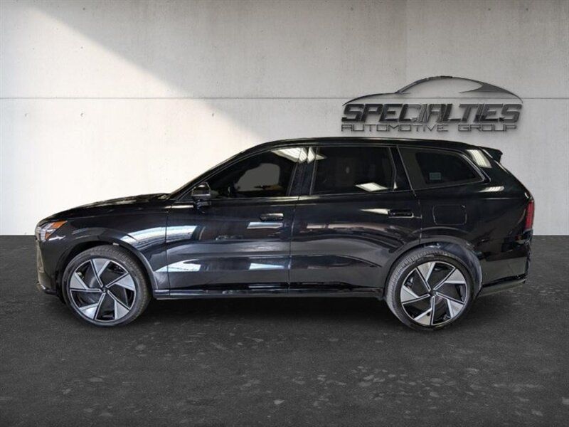 Used 2025 Volvo EX90 Ultra AWD/4WD image 7