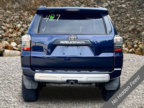 Used 2017 Toyota 4Runner TRD Off-Road Premium AWD/4WD image 4