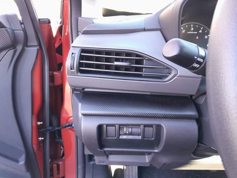 Certified 2025 Subaru Crosstrek 2.0i Premium AWD/4WD image 15