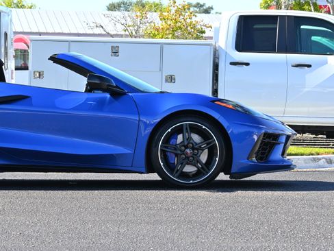 Used 2021 Chevrolet Corvette Stingray Premium Conv w/ Z51 Performance Package image 6