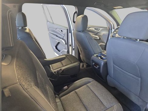 Used 2025 Chevrolet Traverse LT AWD/4WD image 12