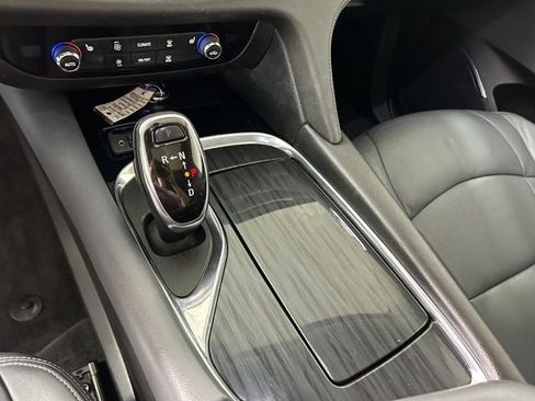 Used 2020 Buick Enclave Essence w/ Sound and Sites Package FWD image 20