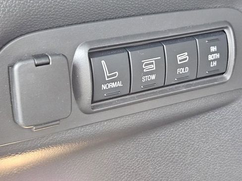 Used 2015 Ford Explorer Limited w/ Equipment Group 302A FWD image 12