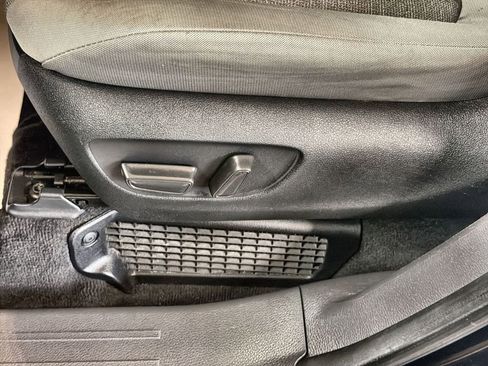 Used 2024 Toyota Sienna LE FWD image 12