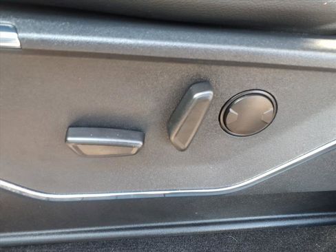 Used 2022 Ford F150 Lariat w/ Max Trailer Tow Package image 29