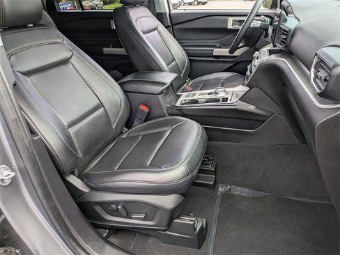 Used 2022 Ford Explorer XLT w/ Equipment Group 202A image 39