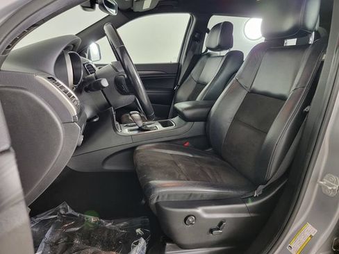 Used 2020 Jeep Grand Cherokee Altitude AWD/4WD image 12