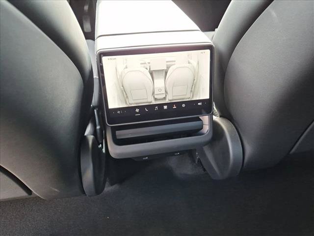 Used 2026 Tesla Model Y 2WD image 16