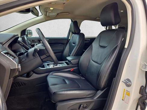 Used 2022 Ford Edge Titanium image 15