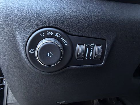 New 2026 Jeep Compass Latitude image 18