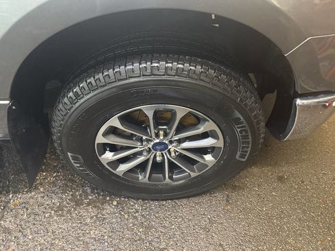 Used 2011 Ford F150 XLT w/ XLT Chrome Pkg image 16