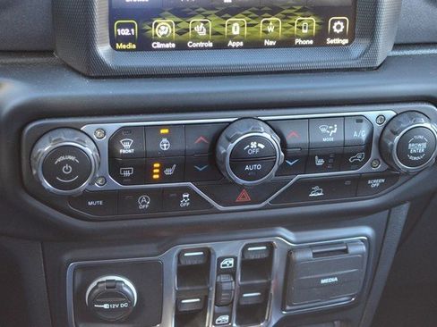 Used 2023 Jeep Gladiator Mojave w/ LED Lighting Group image 31